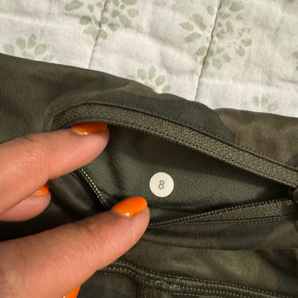 Lululemon Athletica Green Leggings with Camouflage Pattern - Picture 5 of 5